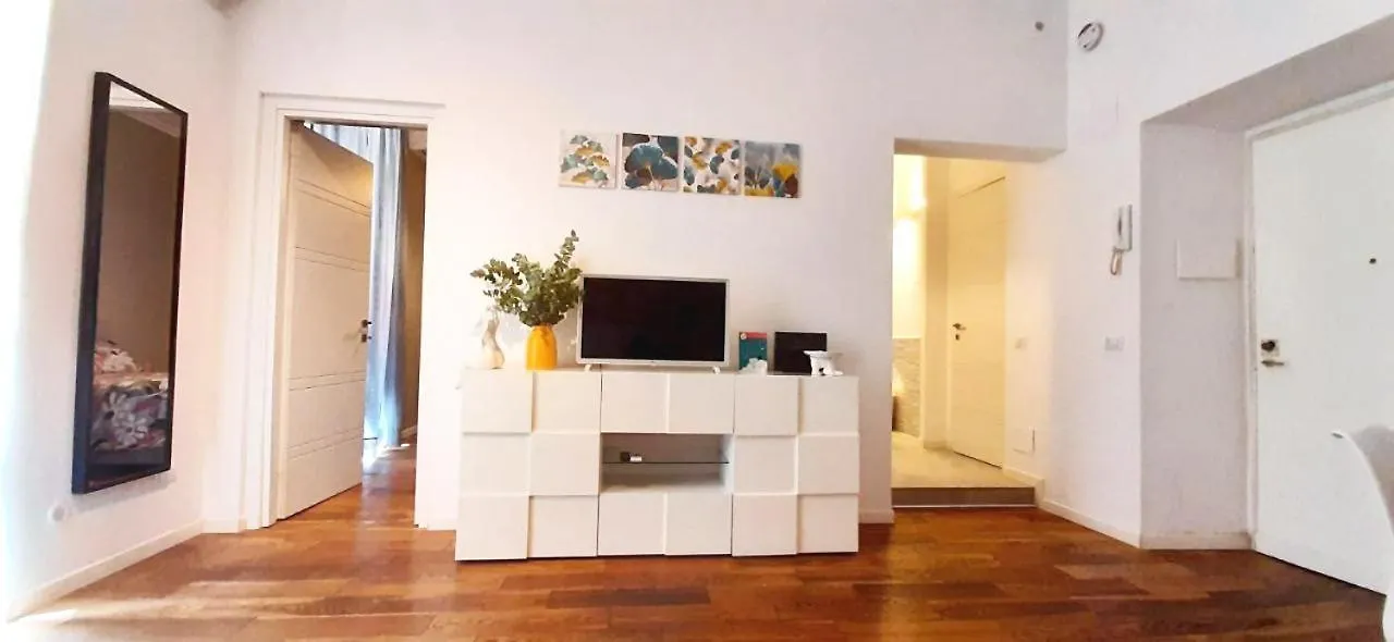 Cheerful Flat In Funky Rome Apartment Italy